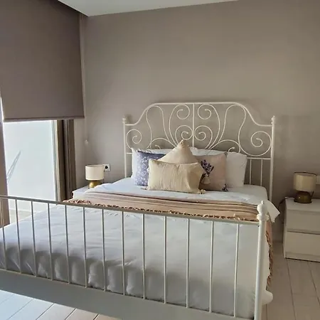 Merkez'de Havuzlu, Saunali, Muestakil 酒店 4*