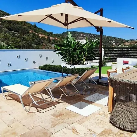 Hotel Merkez'de Havuzlu, Saunali, Mustakil 4*