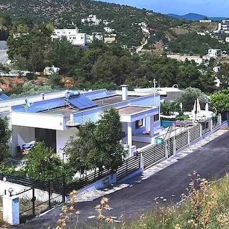 Merkez'de Havuzlu, Saunali, Mustakil 4*